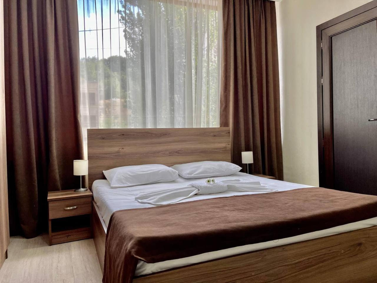 Merien Hotel Erivan Dış mekan fotoğraf